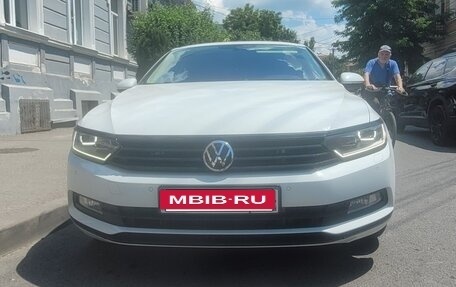 Volkswagen Passat B8 рестайлинг, 2017 год, 2 000 000 рублей, 3 фотография