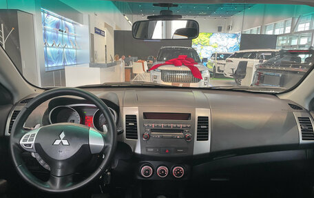 Mitsubishi Outlander III рестайлинг 3, 2008 год, 1 050 000 рублей, 12 фотография