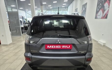 Mitsubishi Outlander III рестайлинг 3, 2010 год, 896 000 рублей, 6 фотография