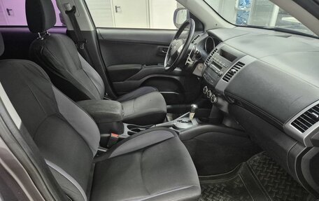Mitsubishi Outlander III рестайлинг 3, 2010 год, 896 000 рублей, 11 фотография