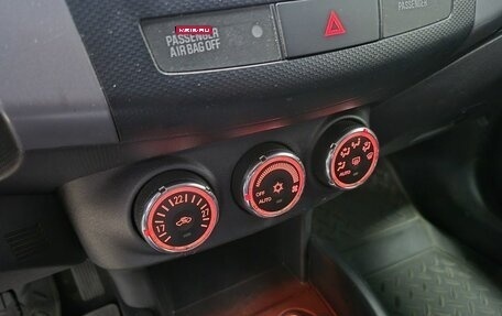 Mitsubishi Outlander III рестайлинг 3, 2010 год, 896 000 рублей, 19 фотография