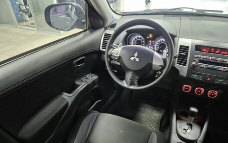 Mitsubishi Outlander III рестайлинг 3, 2010 год, 896 000 рублей, 21 фотография