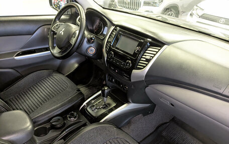 Mitsubishi L200 IV рестайлинг, 2016 год, 2 299 500 рублей, 14 фотография