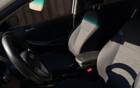Hyundai Solaris II рестайлинг, 2016 год, 1 200 000 рублей, 12 фотография