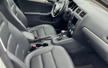Volkswagen Jetta VI, 2017 год, 1 200 000 рублей, 13 фотография