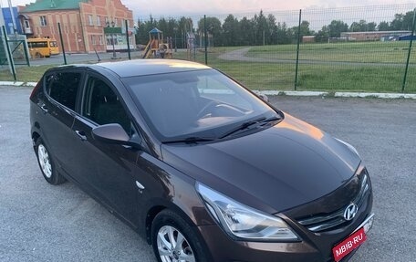Hyundai Solaris II рестайлинг, 2015 год, 680 000 рублей, 1 фотография