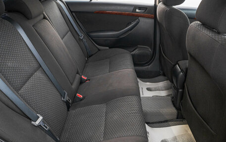 Toyota Avensis III рестайлинг, 2005 год, 899 000 рублей, 24 фотография