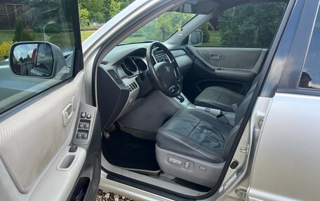 Toyota Highlander III, 2004 год, 1 300 000 рублей, 9 фотография