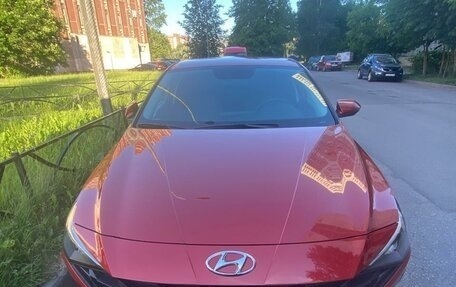 Hyundai Elantra, 2022 год, 1 900 000 рублей, 2 фотография