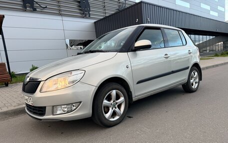 Skoda Fabia II, 2013 год, 695 000 рублей, 2 фотография