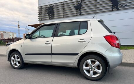 Skoda Fabia II, 2013 год, 695 000 рублей, 3 фотография