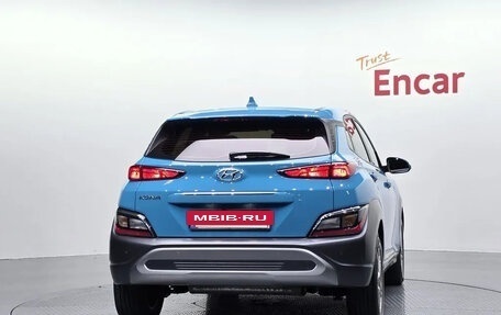 Hyundai Kona I, 2022 год, 1 650 000 рублей, 4 фотография