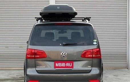 Volkswagen Touran III, 2015 год, 785 000 рублей, 5 фотография