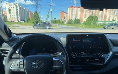 Toyota Highlander, 2023 год, 5 900 000 рублей, 8 фотография