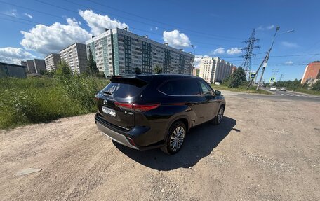 Toyota Highlander, 2023 год, 5 900 000 рублей, 7 фотография
