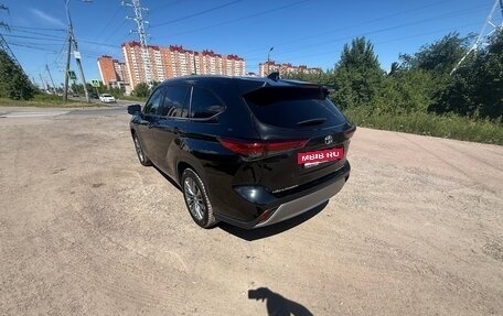Toyota Highlander, 2023 год, 5 900 000 рублей, 6 фотография