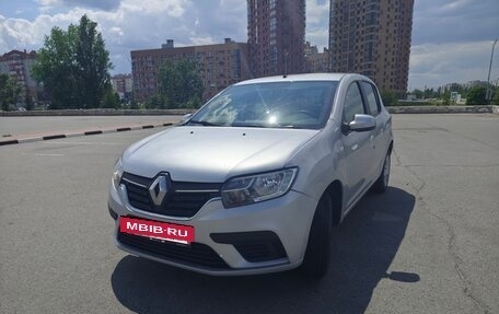 Renault Sandero II рестайлинг, 2020 год, 920 000 рублей, 2 фотография