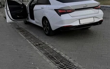 Hyundai Elantra, 2022 год, 1 470 000 рублей, 3 фотография
