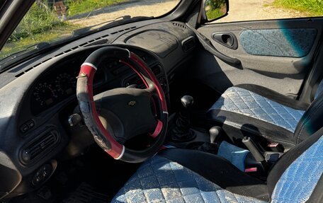 Chevrolet Niva I рестайлинг, 2004 год, 180 000 рублей, 7 фотография