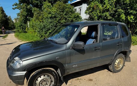 Chevrolet Niva I рестайлинг, 2004 год, 180 000 рублей, 6 фотография