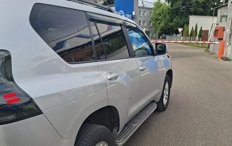 Toyota Land Cruiser Prado 150 рестайлинг 2, 2010 год, 2 200 000 рублей, 7 фотография