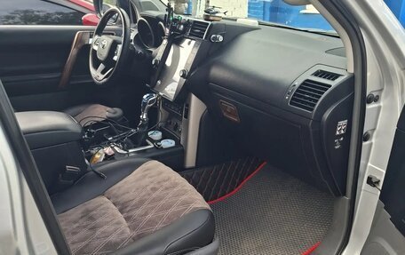 Toyota Land Cruiser Prado 150 рестайлинг 2, 2010 год, 2 200 000 рублей, 8 фотография