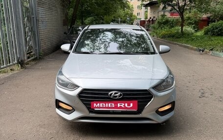 Hyundai Solaris II рестайлинг, 2017 год, 850 000 рублей, 2 фотография