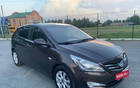 Hyundai Solaris II рестайлинг, 2015 год, 680 000 рублей, 2 фотография