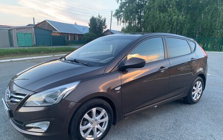 Hyundai Solaris II рестайлинг, 2015 год, 680 000 рублей, 6 фотография