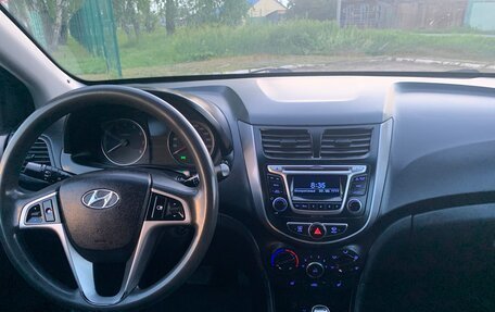 Hyundai Solaris II рестайлинг, 2015 год, 680 000 рублей, 15 фотография