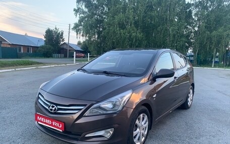 Hyundai Solaris II рестайлинг, 2015 год, 680 000 рублей, 4 фотография