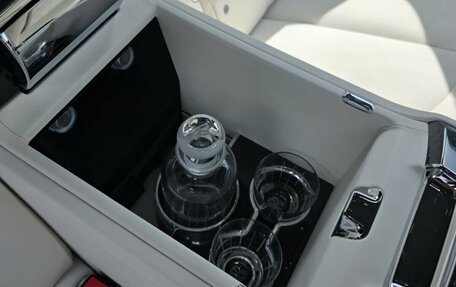 Rolls-Royce Cullinan, 2026 год, 76 000 000 рублей, 9 фотография