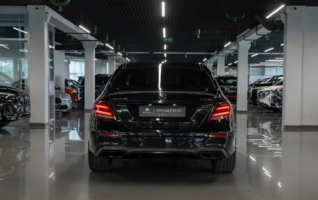 Mercedes-Benz E-Класс, 2019 год, 3 370 000 рублей, 6 фотография