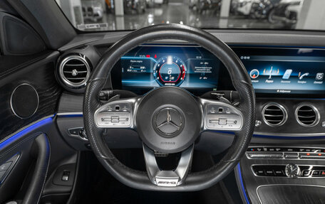 Mercedes-Benz E-Класс, 2019 год, 3 370 000 рублей, 10 фотография