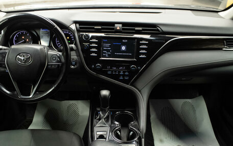 Toyota Camry, 2018 год, 2 649 000 рублей, 9 фотография