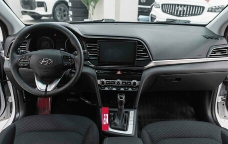 Hyundai Elantra VI рестайлинг, 2019 год, 1 350 000 рублей, 10 фотография