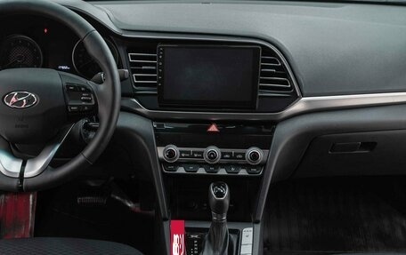 Hyundai Elantra VI рестайлинг, 2019 год, 1 350 000 рублей, 11 фотография