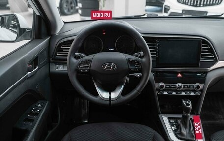 Hyundai Elantra VI рестайлинг, 2019 год, 1 350 000 рублей, 12 фотография