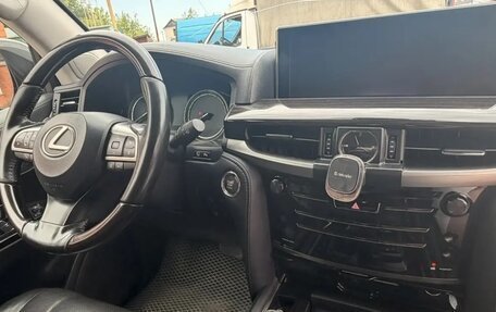 Lexus LX III, 2017 год, 7 000 000 рублей, 2 фотография