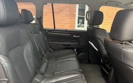 Lexus LX III, 2017 год, 7 000 000 рублей, 4 фотография