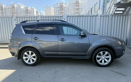 Mitsubishi Outlander III рестайлинг 3, 2012 год, 1 690 000 рублей, 7 фотография
