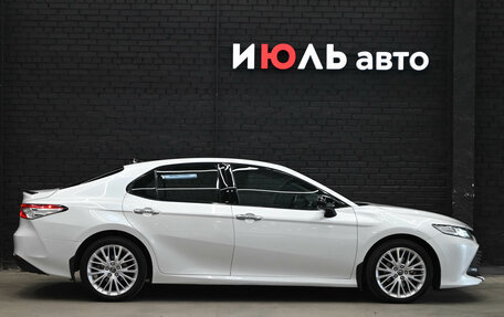 Toyota Camry, 2018 год, 2 910 000 рублей, 9 фотография