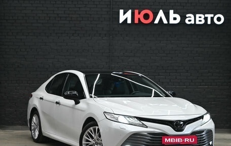 Toyota Camry, 2018 год, 2 910 000 рублей, 4 фотография