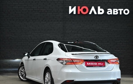 Toyota Camry, 2018 год, 2 910 000 рублей, 5 фотография