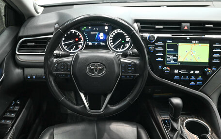Toyota Camry, 2018 год, 2 910 000 рублей, 12 фотография