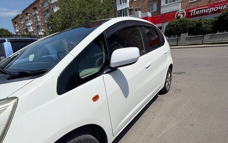 Honda Fit III, 2010 год, 700 000 рублей, 4 фотография