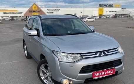 Mitsubishi Outlander III рестайлинг 3, 2013 год, 1 180 000 рублей, 1 фотография