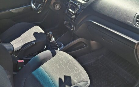 KIA Rio III рестайлинг, 2014 год, 960 000 рублей, 10 фотография