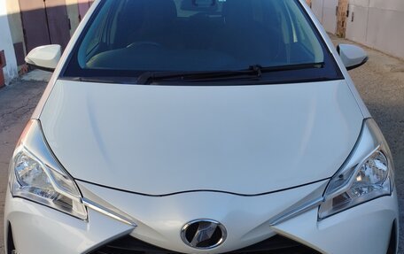 Toyota Vitz, 2017 год, 940 000 рублей, 3 фотография