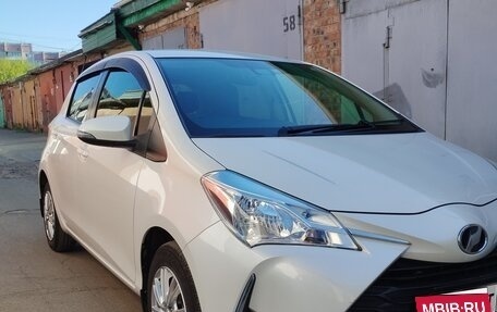 Toyota Vitz, 2017 год, 940 000 рублей, 2 фотография